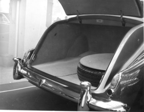 Rolls-Royce Silver-Wraith James Young (1956) - sogar der Kofferraum ist mit Stoff ausgekleidet - Genfer Autosalon 1956 (1956)