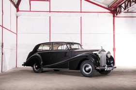 Rolls Royce Silver Wraith Limousine avec séparation par Mulliner (1951) - als Lot 57 angeboten an der Artcurial "On the Road" Versteigerung am 9. Oktober 2016 (1951)