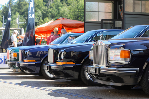 Rolls- und Bentley-Phalanx vis-à-vis Schmohl - Older Classics August 2024