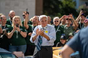 Bild Romano Artioli lässt sich zum 30. Geburtstag des Lotus Elise in Bozen feiern