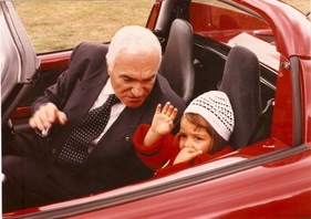 Romano und die junge Elisa Artioli im Lotus Elise in den Neunzigerjahren