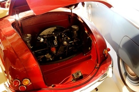 Rometsch Beeskow Cabriolet (1951) - unter der hinteren Haube verbirgt sich ein Käfermotor