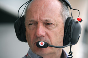 Ron Dennis am Steuerpult von McLaren