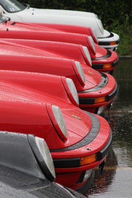 Image: Red used to be a popular Porsche color - Porsche Classic Day 2012