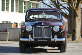 Rover 100 P4 (1959) - der Kühlergrill wurde im Laufe der Produktion zwischen 1949 und 1964 mehrfach umgestaltet Rover 100 P4 (1959) - der Kühlergrill wurde im Laufe der Produktion zwischen 1949 und 1964 mehrfach umgestaltet