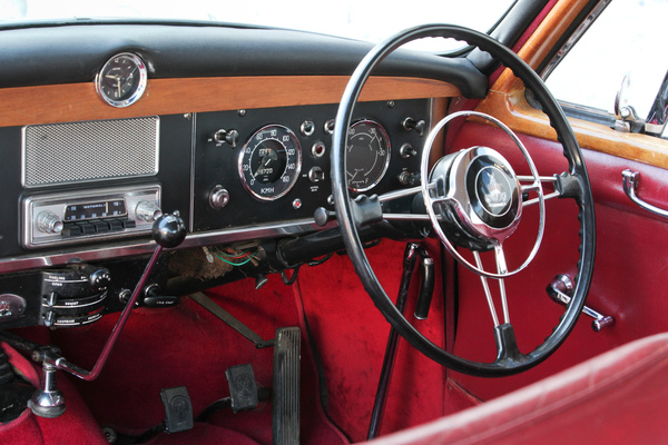 Rover 100 P4 (1959) - kein Drehzahlmesser, aber ansonsten grosszügig instrumentiert