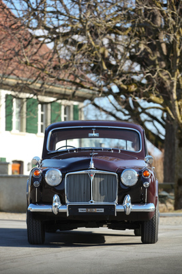 Rover 100 P4 (1959) - knapp über 1,6 Meter hoch ist der Viertürer