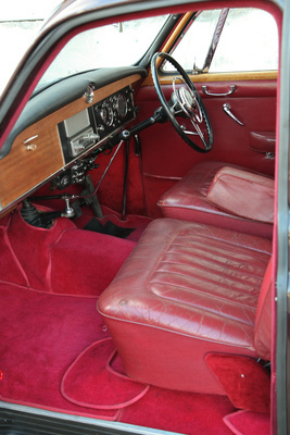 Rover 100 P4 (1959) - typische englisches Cockpit