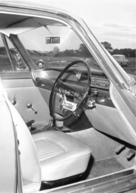 Rover 2000 (1963) - Interieur - Aufprallschutz vor dem Fahrer