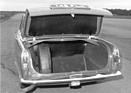 Rover 2000 (1963) - der Kofferraum braucht viel Platz für das reserverad