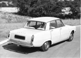 Rover 2000 (1963) - hohe Gürtellinie, trotzdem relativ grosse Fensterflächen
