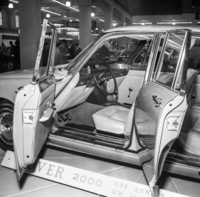 Rover 2000 (1964) - elegantes und zweckmässiges Interieur - am Genfer Autosalon 1964