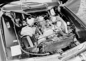 Rover 2000 TC (1966) - Blick unter die Motorhaube