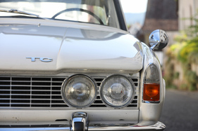 Rover 2000 TC (1967) - mit Peilkanten und Doppelscheinwerfern