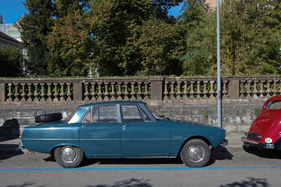 Rover 2000 TC - stilgerecht mit aufgeplanztem Reserverad - Swiss Classic British Car Meeting Morges 2017