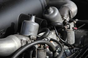 Rover 3500 V8 (1970) - SU-Vergaser für die Gemischaufbereitung