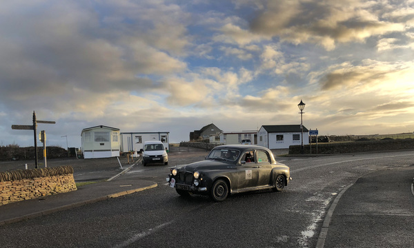 Rover Limousine gezeichnet von den Strapazen - Rallye Le Jog 2017