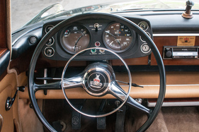 Rover P5 3 Litre Mark III (1967) - the Rover-R is also on the foot pedals (1967)