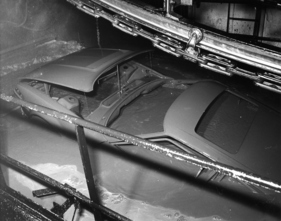 Rover SD1 3500 (1976) - Lackierung im Tauchbad, hier der Elektro-Primer-Tank