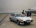 Rover SD1 Vanden Plas 2600 (1985) - Flugplatzszene mit Pilot und Stewardess