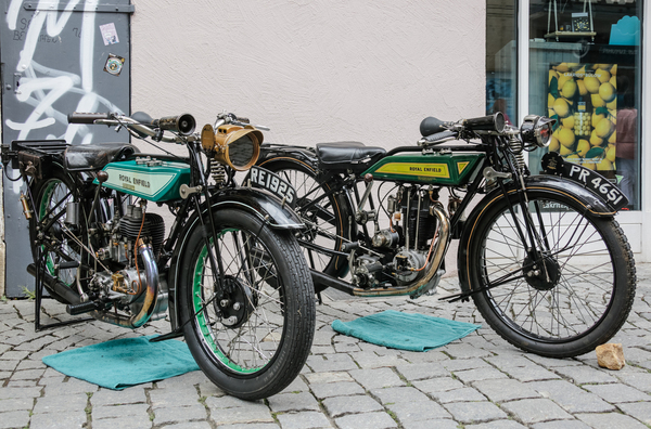 Royal Enfield im Doppelpack – Tübingen-Classic 2023