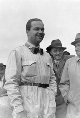 Rudi Caraccolia bei den Weltrekordfahrten Ende des Jahres 1936