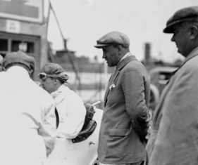 Rudolf Caracciola am Steuer eines Mercedes-Benz SSKL - Trainingsfahrten beim Grossen Preis von Deutschland auf dem Nürburgring (1931)