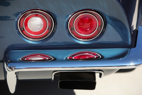 Rückleuchten-Kunst an der Chevrolet Corvette C3 - Dolder Classics August 2018