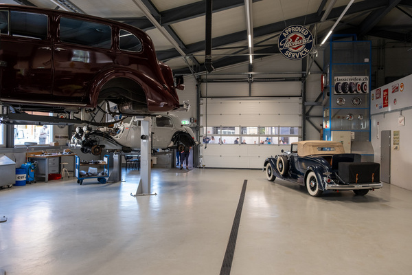 Ruhe nach dem Sturm in der Oldtimer-Garagen-Halle – 8. Autos von Dazumal 2023