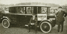 Rumpler Tropfenwagen (1921) - wird am ASC Jubiläumskorso von 1925 stolz als "Neuer" vorgezeigt Rumpler Tropfenwagen (1921) - wird am ASC Jubiläumskorso von 1925 stolz als "Neuer" vorgezeigt