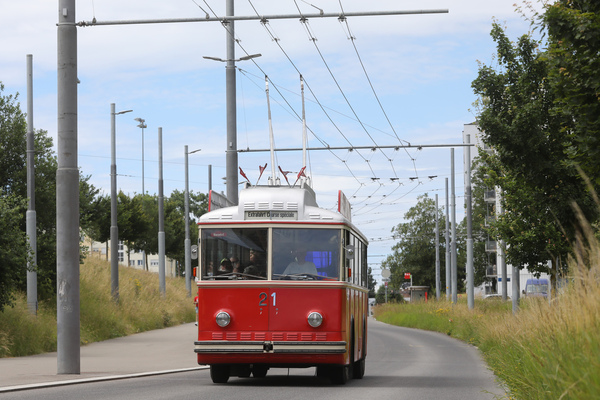 Bild: Rundfahrten im historischen Trolley-Bus - 5. Old Wheels Biel/Bienne 2024