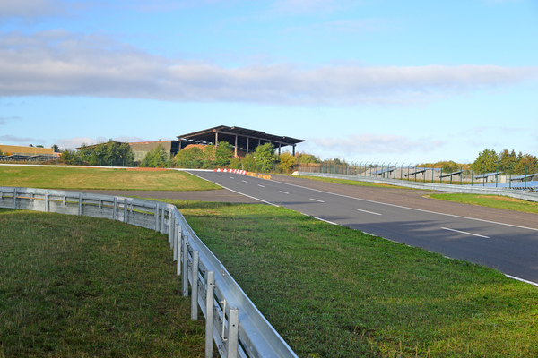 Bild Rundkurs Flugplatz Pferdsfeld - Eingang Gegengerade