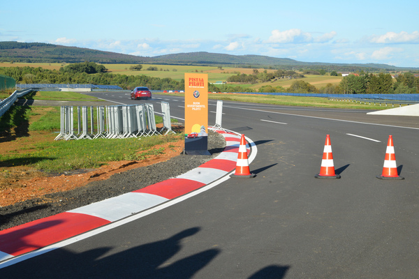 Rundkurs Flugplatz Pferdsfeld - Eingangskurve auf die Pista-Strecke keine Bestandteil dieser Strecke