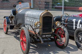 S.C.A.P. Voiturette (1929) so wenig Auto wie nötig – Ecurie Anges Bleus im Boxenstop Tübingen 2025
