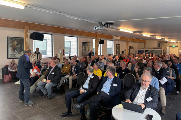 Bild: SHVF-Delegiertenversammlung 2025 - Rund 100 Club-Vertreter konnten im Energypark begrüsst werden