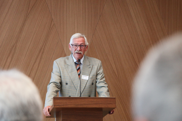 SMHV President Bernhard Täschler speaks to the Swiss club presidents