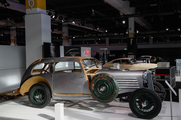 Bild SS1 Airline (1935) - in Restaurierung bei Dönni Classic Cars - 38. Auto Zürich 2025