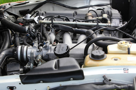 Saab 900 Turbo 16 (1984) - längs eingebauter Vierzylindermotor
