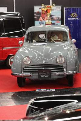 Saab 92b Deluxe (1954) - das erste Serienmodell des schwedischen Herstellers (Retro Classics Bavaria 2017 in Nürnberg)