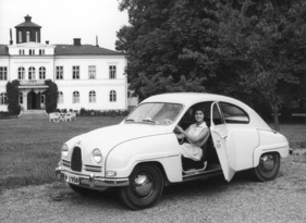 Saab 93 B (1958) – einteilige Windschutzscheibe, die Türen öffnen noch nach hinten