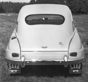 Saab 93 F (1960) – Heckansicht mit (zu) kleinem Rückfenster