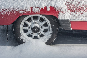 Saab 96 (1975) - Auf Schnee ist auch diese Achse lenkbar