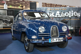 Saab 96 De Luxe (1963) - mit Dreizylinder-Zweitaktmotor, 843 cm3 und 38 PS - angeboten ffür EUR 16'300 (Retro Classics Bavaria 2017 in Nürnberg)