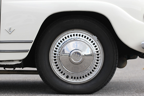 Saab 96 V4 Deluxe (1969) - Stahlräder mit Radkappen