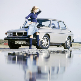 Saab 99 EMS (1976) – als einziges Modell in "Silberkristall Metallic" erhältlich