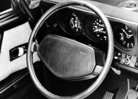 Saab 99 GLE (1976) – Lenkrad mit extragrosser Prallplatte