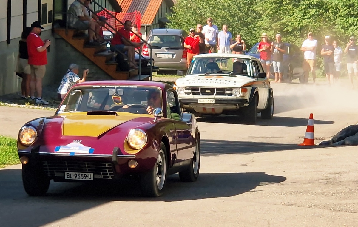 Saab Sonett II (1966) und Saab 99 Turbo (1981) an der Demo-Rallye – IntSAAB 2025