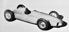 Sacha-Gordine (1953) – Das Modell: Dieser Wagen hätte sich noch in den Sechzigerjahren nicht verstecken müssen Sacha-Gordine (1953) – Das Modell: Dieser Wagen hätte sich noch in den Sechzigerjahren nicht verstecken müssen