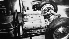 Sacha-Gordine (1953) – De-Dion-Rohr und filigrane Längslenker aus Magnesiumguss für geringe ungefederte Massen