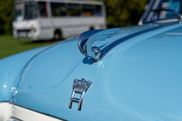 Sachsenring P 240 (1957) , 1954 Walter Ulbricht als Horch P240 präsentiert, musste aber 1957 umbenannt werden. Die Auto Union hatte wegen Verletzung der Namensrechte geklagt – OMMMA 2023